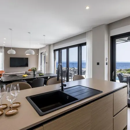 Luxury Mare & Luce Seaside Heated Pool Sauna * Potomje
