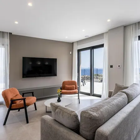 Luxury Mare & Luce Seaside Heated Pool Sauna Villa