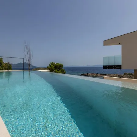 Luxury Mare & Luce Seaside Heated Pool Sauna Villa