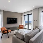 Luxury Mare & Luce Seaside Heated Pool Sauna Вилла
