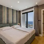 Вилла Luxury Mare & Luce Seaside Heated Pool Sauna