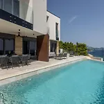 Luxury Mare & Luce Seaside Heated Pool Sauna