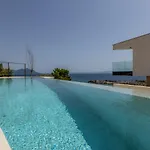 Luxury Mare & Luce Seaside Heated Pool Sauna Вилла