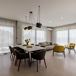 Luxury Mare & Luce Seaside Heated Pool Sauna Вилла *