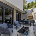 Вилла Luxury Mare & Luce Seaside Heated Pool Sauna