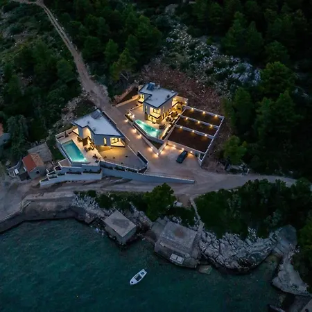 Luxury Mare & Luce Seaside Heated Pool Sauna Villa