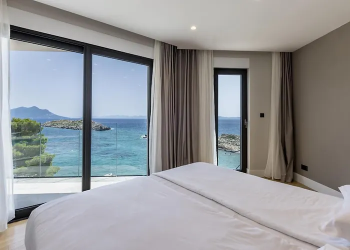 Luxury Mare & Luce Seaside Heated Pool Sauna Villa