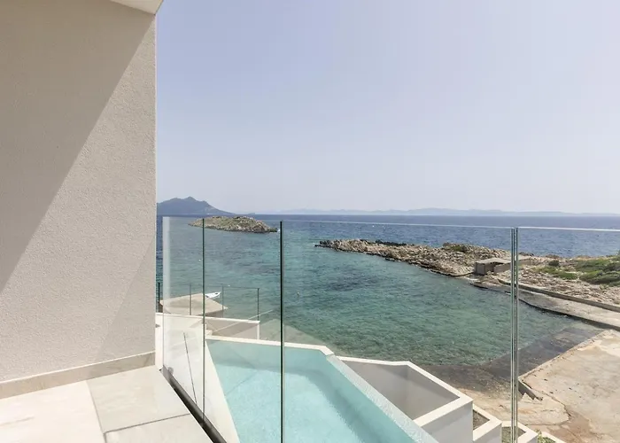 Luxury Mare & Luce Seaside Heated Pool Sauna Villa