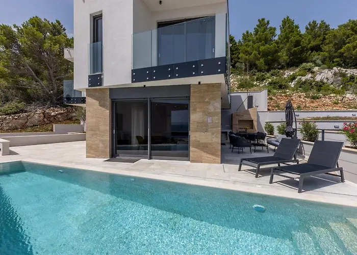 Luxury Mare & Luce Seaside Heated Pool Sauna Villa