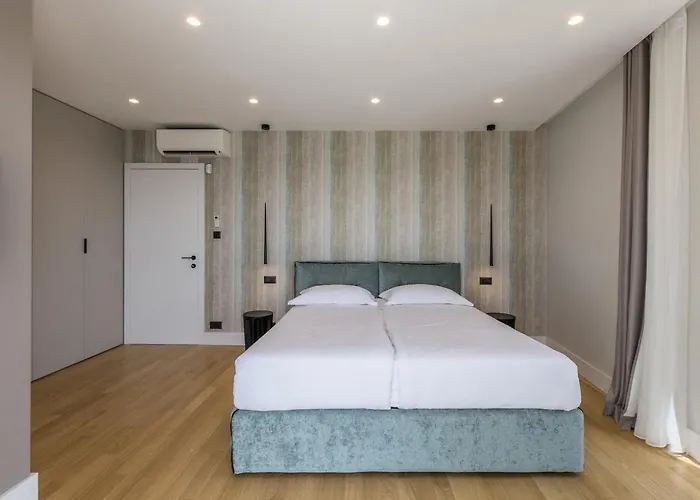 Luxury Mare & Luce Seaside Heated Pool Sauna Villa *